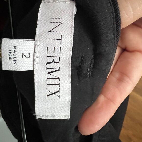 INTERMIX Shorts (NWT) Size 2 - Picture 6 of 7